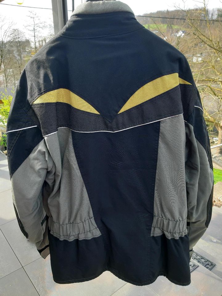 Motorradjacke mit herausnembarer Innenjacke, Größe XL in Wiehl