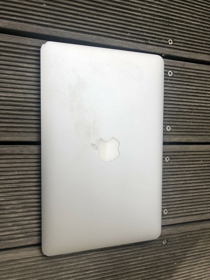 Macbook Air 2010 Apple 11 Zoll (kein 2011 2012 2013 Pro 13) in Dresden