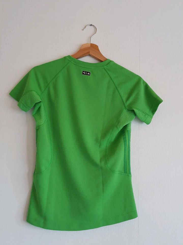 Grünes Sport T-shirt in Hanau