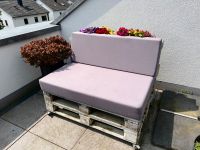 DIY Palettenmöbel mit Auflagen - Sofa aus Europaletten mit Rollen Bielefeld - Senne Vorschau