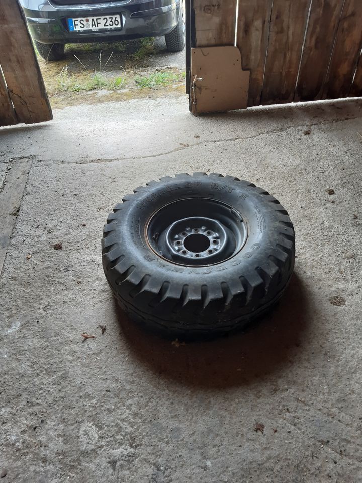 ( Traktor -)-   Reifen, 85 cm in Allershausen