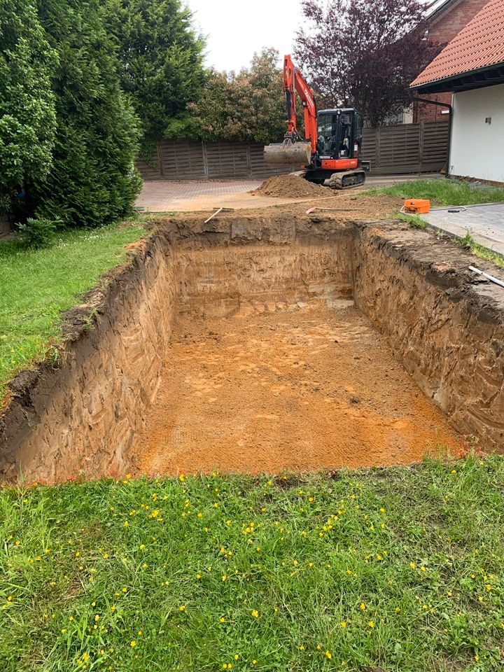 Poolbau Erdarbeiten Baugrube  Baggerarbeiten Teichbau in Oer-Erkenschwick