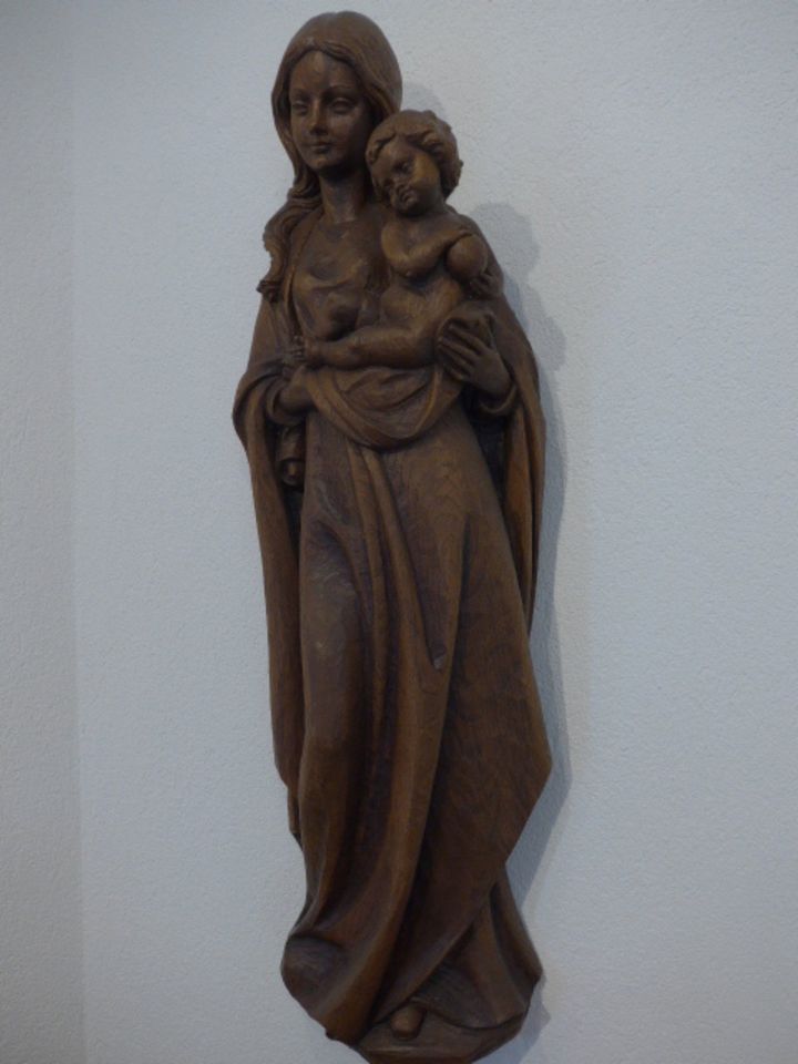 Handgeschnitzte Madonna mit Kind 105 cm hoch Kastanie in Olching