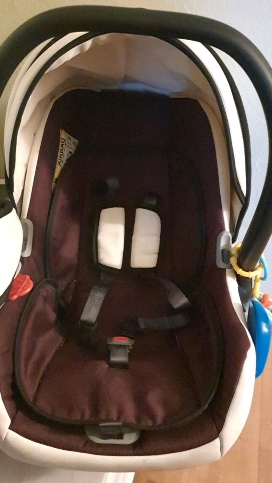 Babyschale, Babysitz, Maxi Cosi, Kindersitz in Marlow