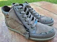 Caprice 100% Leder Sneaker Gr.37 Neuwertig Berlin - Hellersdorf Vorschau