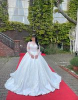 La Fee Brautkleid Prinzessinnenkleid Glitzer 3m Schleier Krone Nordrhein-Westfalen - Mülheim (Ruhr) Vorschau