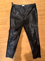 Lederhose Damen schwarz Größe 42 Hessen - Gießen Vorschau