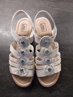 Sandalen weiss, Größe 39, wie neu München - Milbertshofen - Am Hart Vorschau
