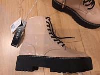 H&M Neu! Tolle Lack Plateau Boots Schnürstiefel beige creme Gr.39 Nordrhein-Westfalen - Tönisvorst Vorschau