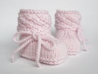 NEU Babyschuhe gestrickt pastellrosa Strickschuhe Baby Taufe Sachsen - Reinhardtsdorf-Schöna Vorschau