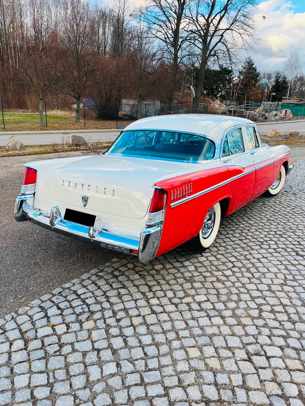 Abbildung des Autos Chrysler New Yorker 1956…