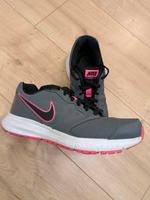 Nike Turnschuhe 37, sehr guter Zustand! Hessen - Niestetal Vorschau