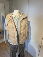 Zara Jacke ohne Arme beige Gr. s(fällt sehr groß aus) NEU Bayern - Freilassing Vorschau