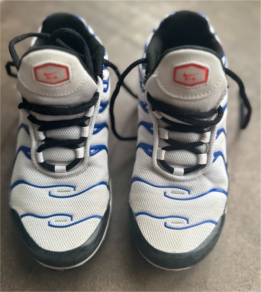 Nike Air Max Plus weiß blau  Größe 33 Unisex in Berlin