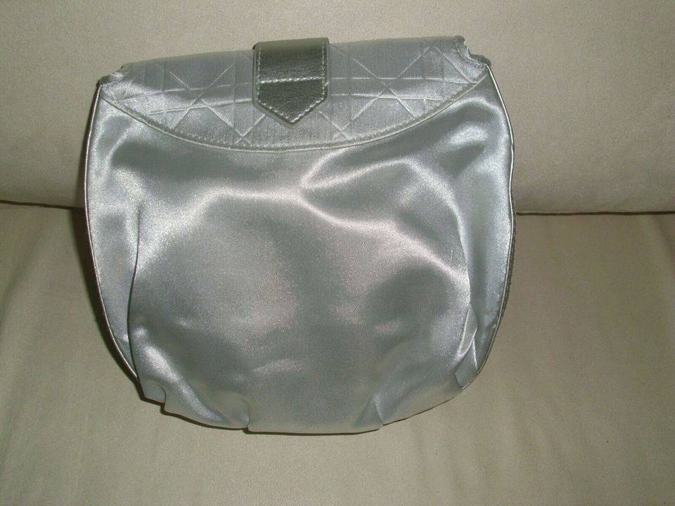 Satin Tasche / Clutch Dior in Gris Opalin in Saarbrücken