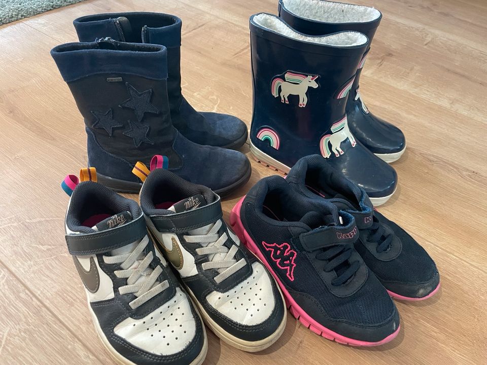 Mädchenschuhe Gr. 29 Sneaker, Stiefel, gefütterte Gummistiefel in Paderborn