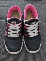 Nike Schuhe (schwarz/pink/weiß) Hessen - Rodgau Vorschau