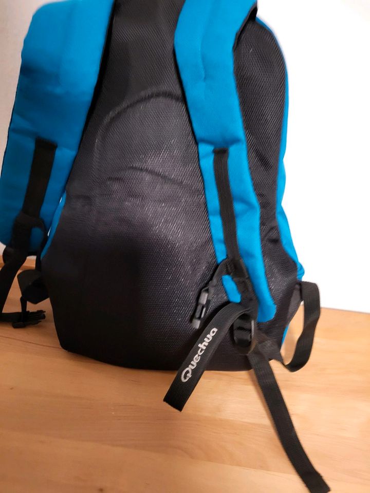 QUECHUA * Rucksack * wNEU in Büren