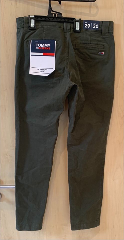 Tommy Hilfiger Scanton Chino Hose 29/30 NEU in Bayerbach