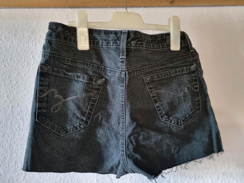 Kurze schwarze Jeanshose Bandolino Gr. 36 in Berlin