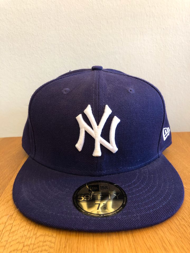 New Era New York Yankees Cap Lila Gr. 7 5/8 60,6 cm in Meerbusch