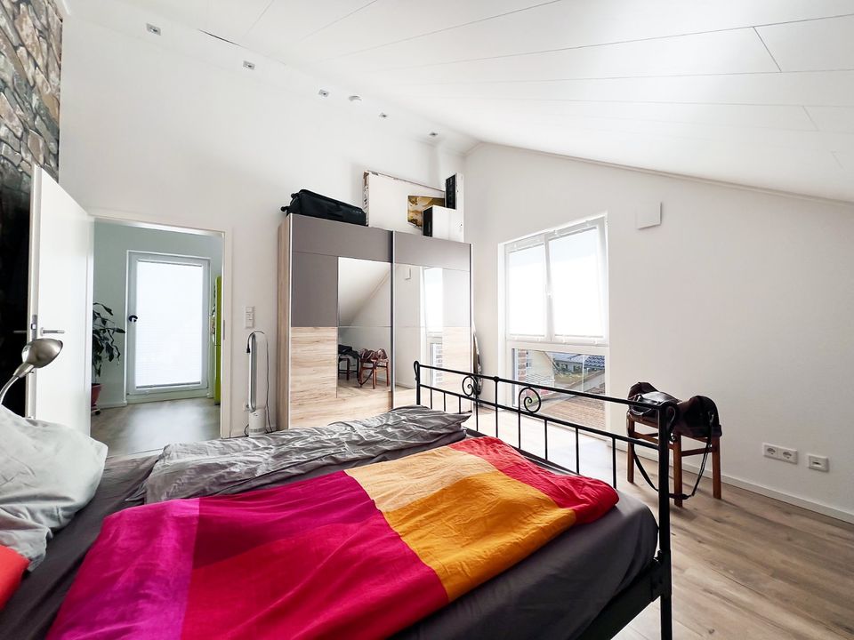 Einzigartiges Wohnkonzept: Neuwertiges 3-Zimmer-Penthouse mit Terrasse und modernster Erdwärmetechnik in Siegburg