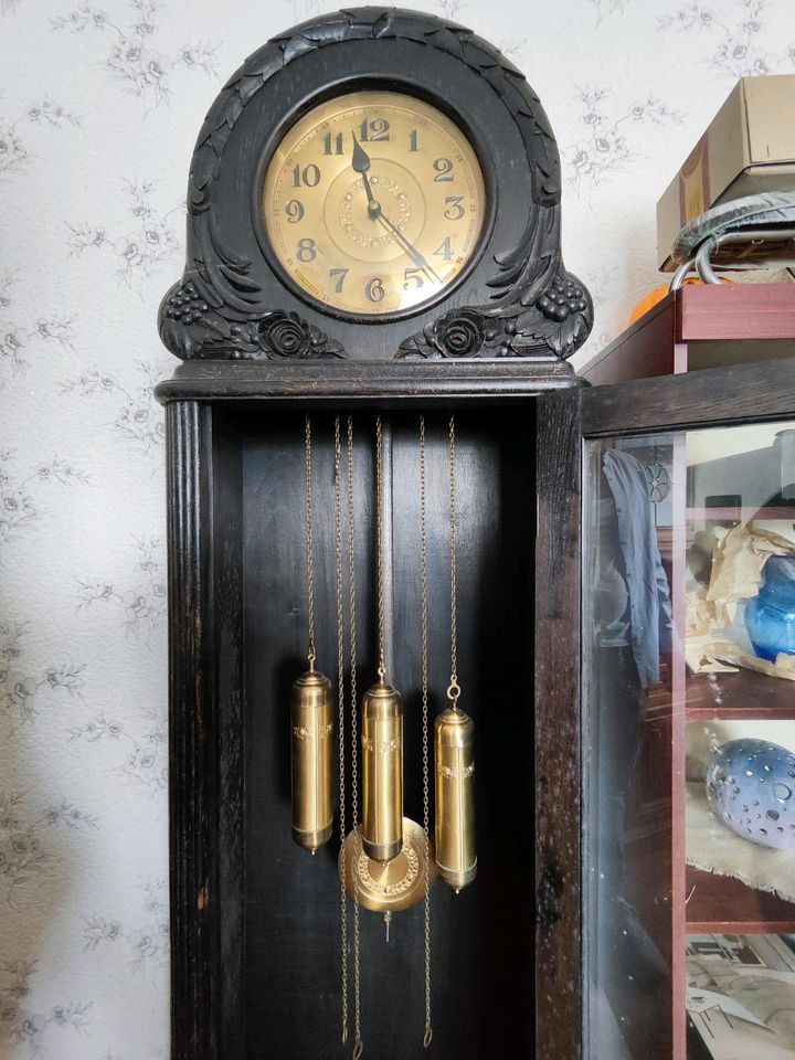 Antike Standuhr von 1900 mit Westminsterschlag in Althengstett