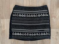 H&M Rock schwarz Pailletten Gr.40 Sachsen-Anhalt - Bernburg (Saale) Vorschau