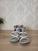 Bullboxer 38 Sandalen Römer weiß silber Damen Mädchen Schuhe Nordrhein-Westfalen - Lippstadt Vorschau