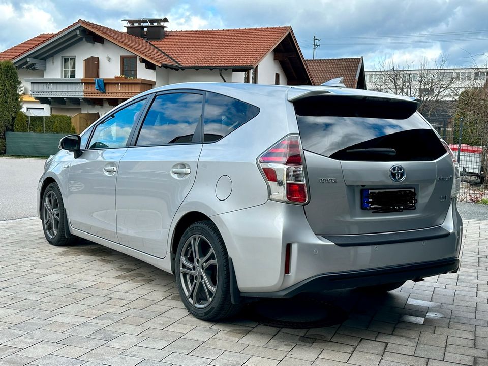 Toyota Prius +  Plus Comfort, Standheizung, Navi, Pano,  Garantie in Grassau
