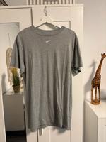 Nike longshirt Kleid grau 36 s Damen Niedersachsen - Stuhr Vorschau