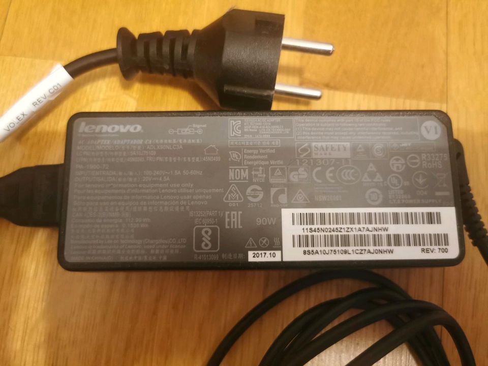 ThinkPad Ultra Dock Typ 40A2, inkl. 90W Ladegerät in Berlin