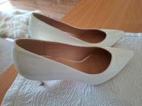 Nagelneue Pumps, cremeweiß,  Gr.40 Bayern - Oberstaufen Vorschau