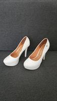 Vizzano Pumps High Heels weiß Gr. 39 Bayern - Erlangen Vorschau