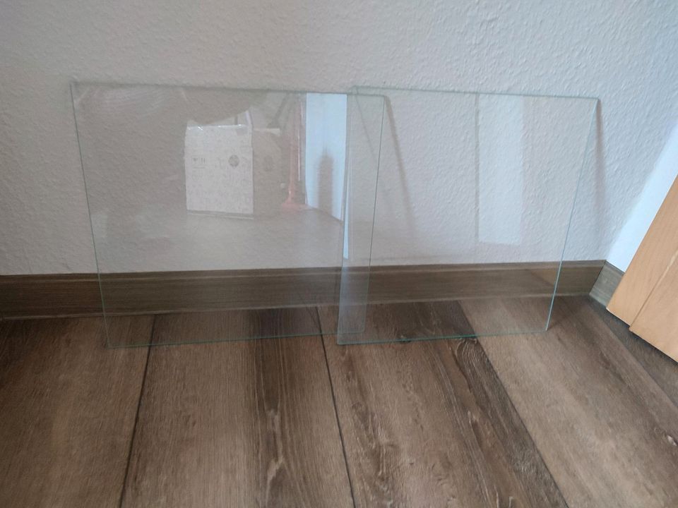 2x Ikea Malm Nachttisch Glasplatten  (30x30cm) in Mücke