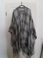 Grauer Poncho, Oysho Frankfurt am Main - Sachsenhausen Vorschau