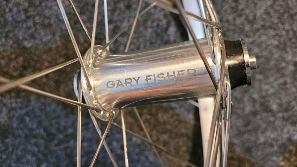 26" retro Laufradsatz Gary Fisher Bontrager Maverick FH-MC12 MTB in Geldern