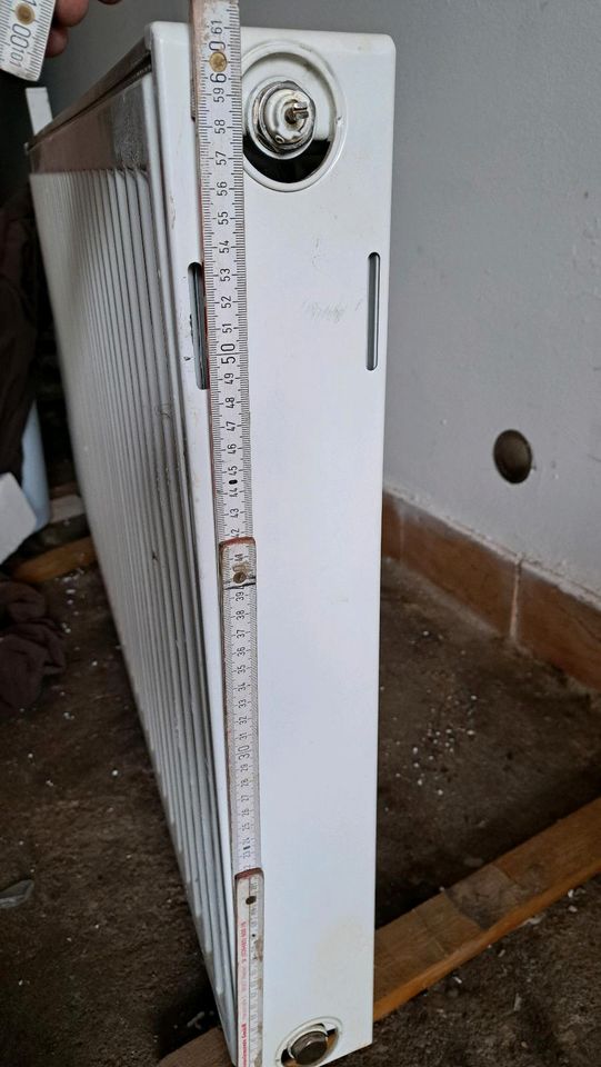 Flachheizkörper 1200 x 600mm, weiss, gebraucht mit Thermostat in Wedderstedt