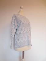 dünner Pullover / Sweatshirt grau / weiss in Barock Muster/Print Hessen - Großenlüder Vorschau