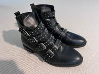 Catwalk Biker Boots Leder Stiefeletten Schwarz mit Schnallen 40 Berlin - Steglitz Vorschau