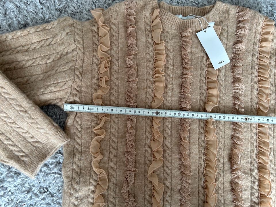 Mango Pullover Rüschen Spitze 40 Neu mit Etikett in Frankfurt am Main