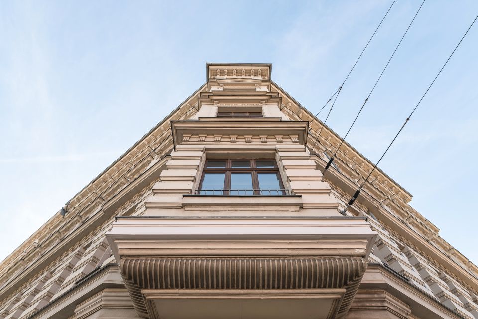 Bezugsfreie, schön geschnittene Dachgeschosswohnung mit Wannenbad in zentraler Lage in Leipzig