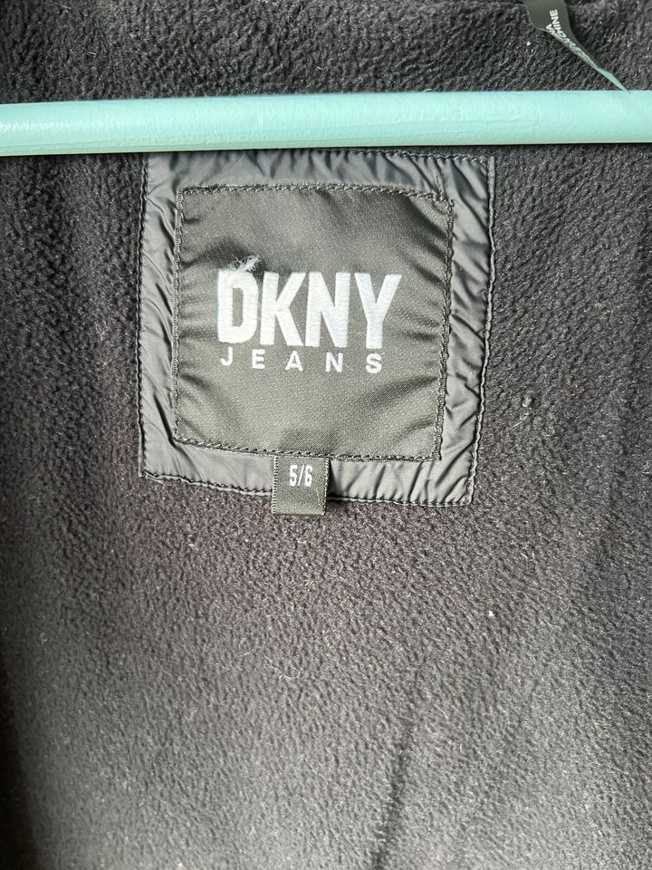 DKNY Winterjacke in Troisdorf