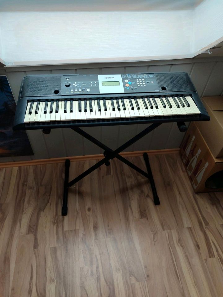 Keyboard von Yamaha in Sülzetal