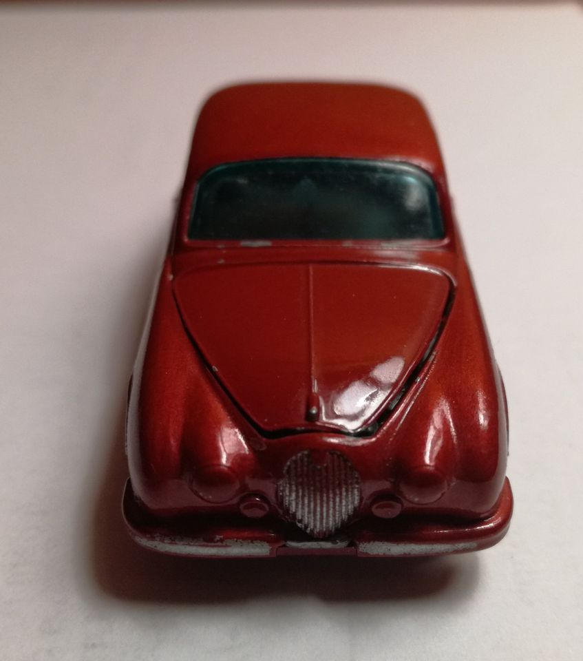 Matchbox 65 Jaguar 3.4 Litre Saloon in Gleichen