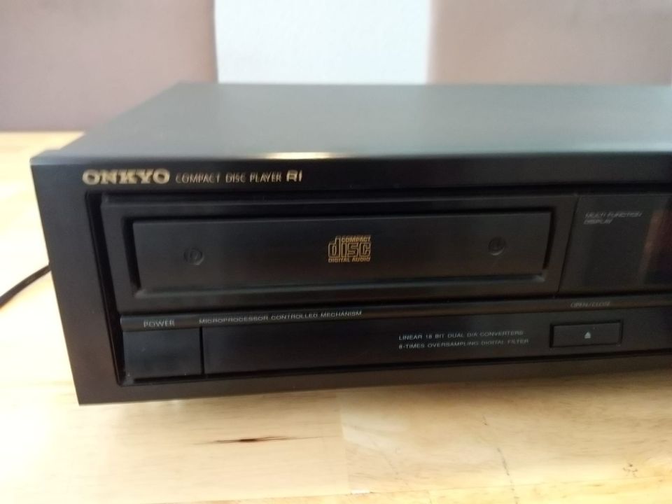 Onkyo DX-6700 CD-Player in Leichlingen