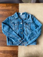 H&M kurze Jeansjacke Gr 140 Sachsen - Auerbach (Vogtland) Vorschau