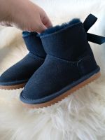 Mädchen Boots Schuhe Gr. 25 dunkel blau mit. Schleife neu Wandsbek - Steilshoop Vorschau