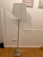 Ikea NYFORS Standleuchte / Stehlampe vernickelt weiß Hamburg - Bergedorf Vorschau
