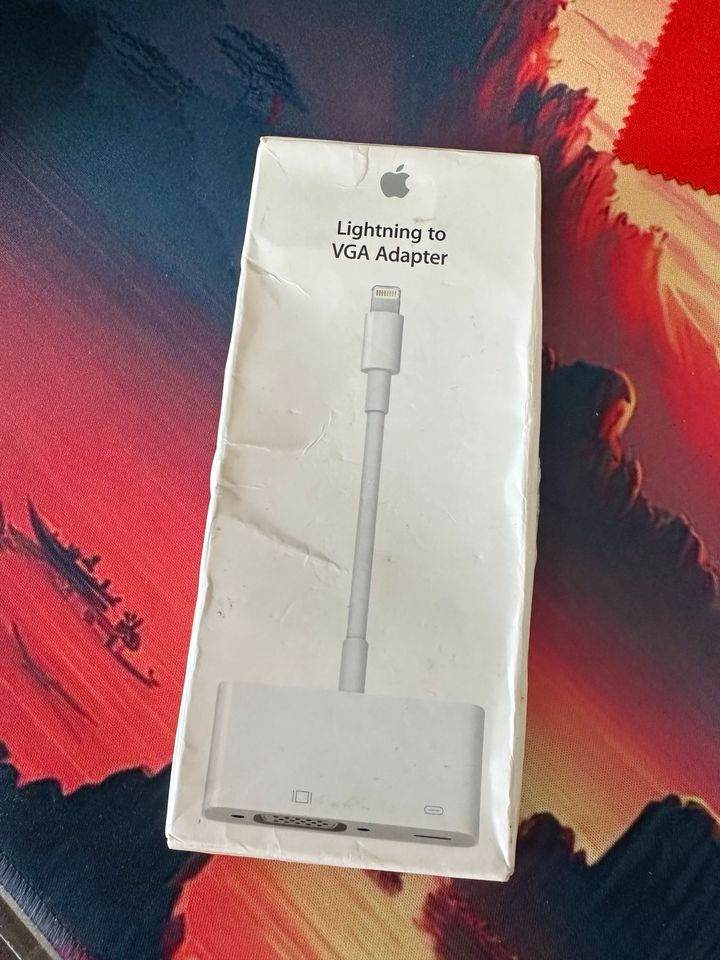 Lightning auf VGA Adapter iPhone iPad iPod neuwertig in Nürtingen
